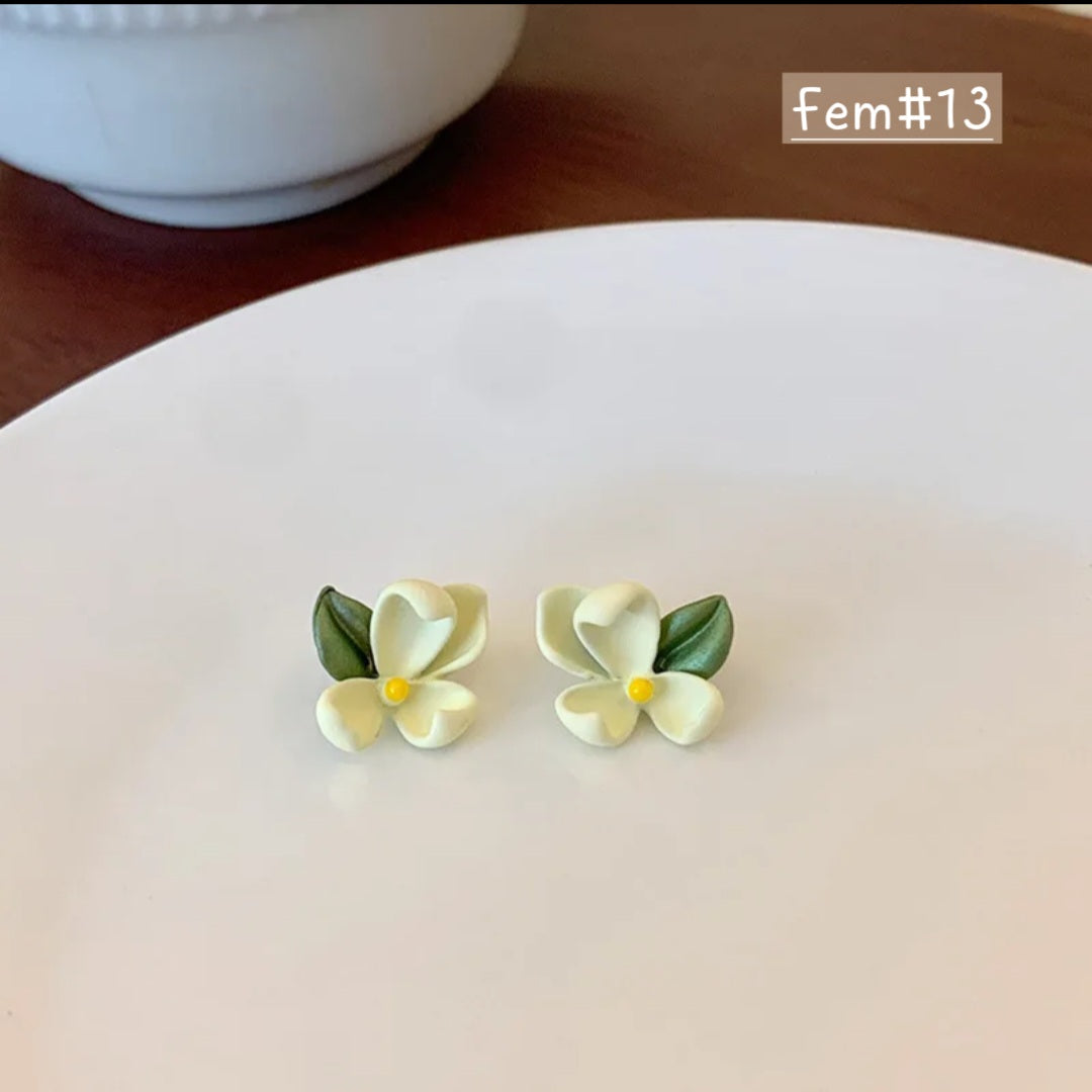 Sweet Gardenia Magnetic Earring