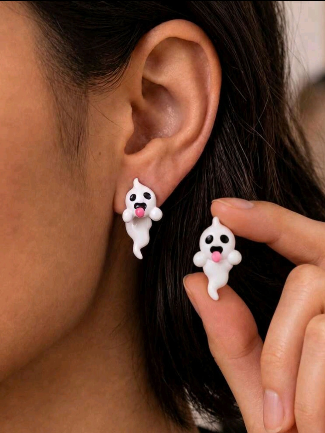 Glow Like a Ghost Earrings ! 👻